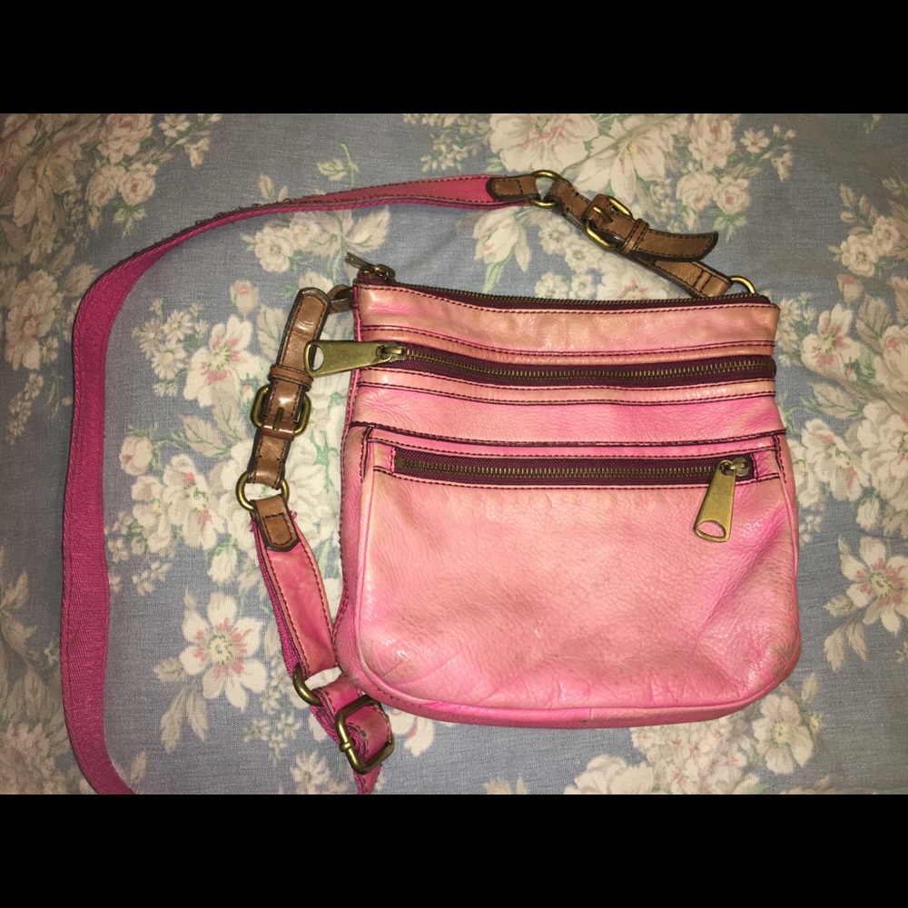 Clearance 🛍 Light pink large fossil crossbody.